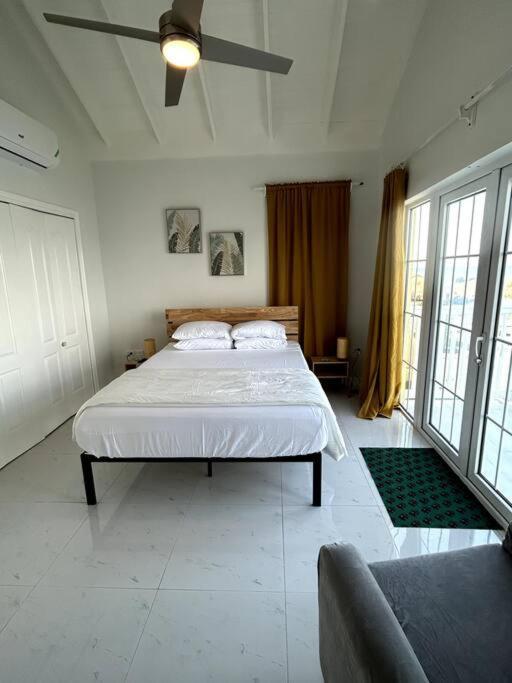 Irie Vibes Ocean View Villa Негрил Екстериор снимка