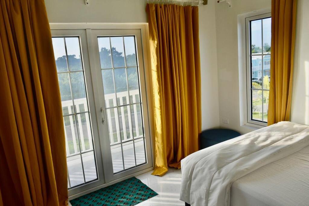 Irie Vibes Ocean View Villa Негрил Екстериор снимка