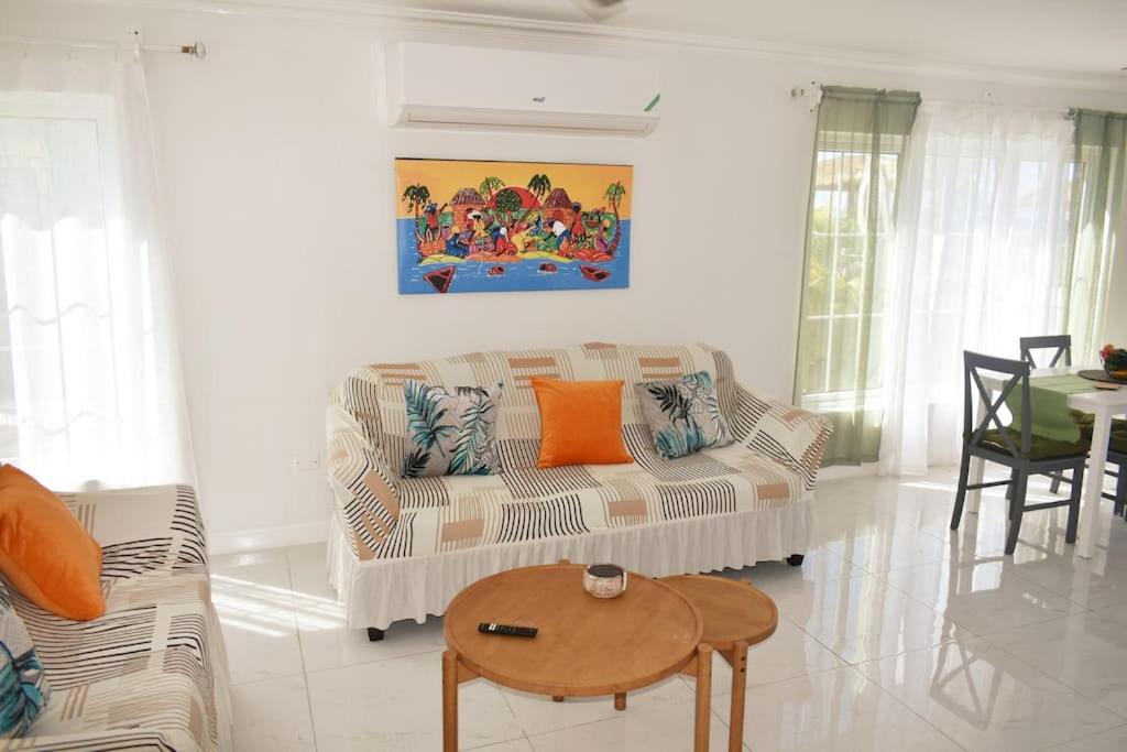 Irie Vibes Ocean View Villa Негрил Екстериор снимка