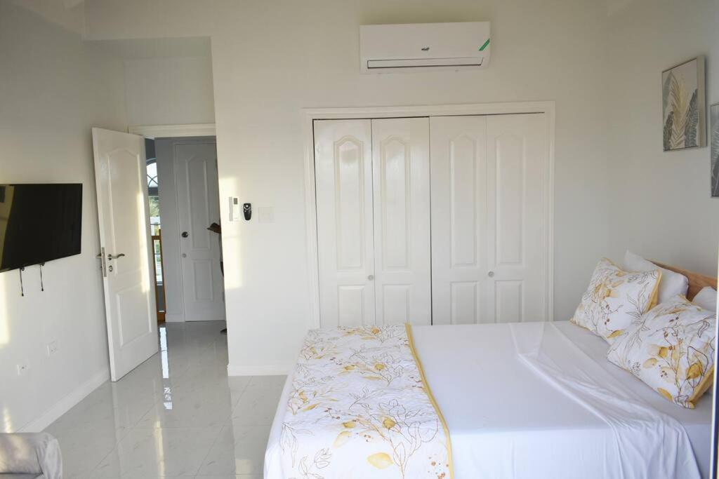 Irie Vibes Ocean View Villa Негрил Екстериор снимка