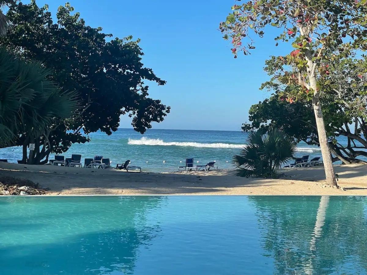 Irie Vibes Ocean View Villa Негрил Екстериор снимка